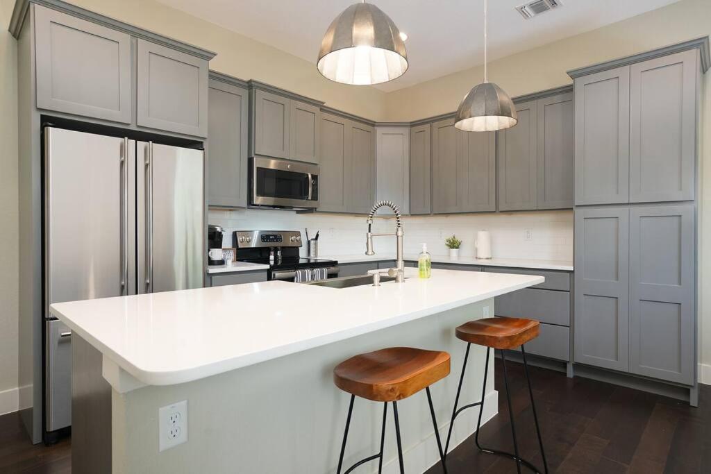 Spacious, Sleeps 6, St Phillips, King Bed סן אנטוניו מראה חיצוני תמונה